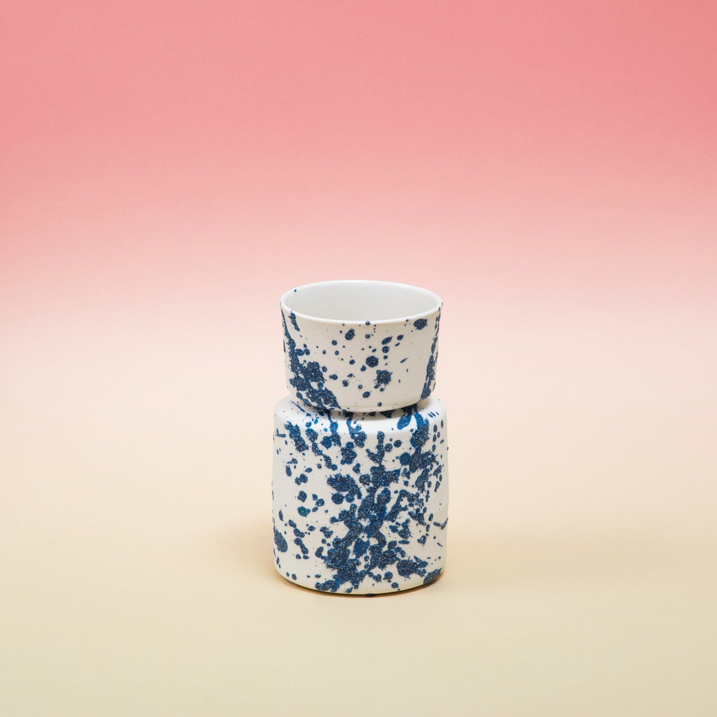 Unhurt vase Blue 01